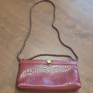 Elegant Burgundy Croc-Embossed Shoulder Bag‎
